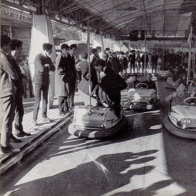 que-levante-la-mano-el-que-no-haya-montado-en-los-coches-de-choque